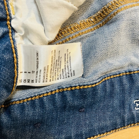 American Eagle Medium Wash Denim High Rise Shortie Shorts Womens Size 8 Raw Hem - Picture 3 of 7
